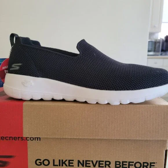 Sketchers Go Walk Joy - Picture 2 of 11